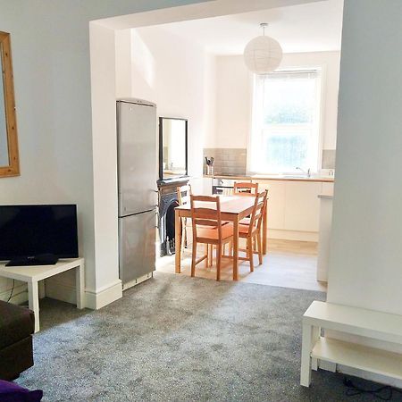 Entire Floor 2 Bedrooms On Westcliff 伯恩茅斯 外观 照片