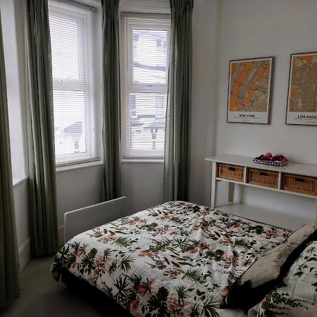 Entire Floor 2 Bedrooms On Westcliff 伯恩茅斯 外观 照片