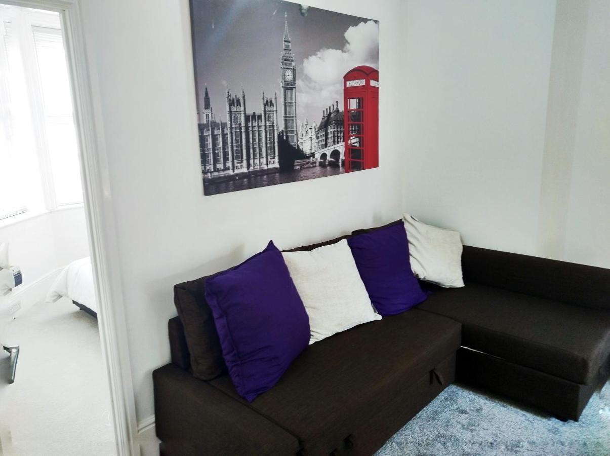 Entire Floor 2 Bedrooms On Westcliff 伯恩茅斯 外观 照片